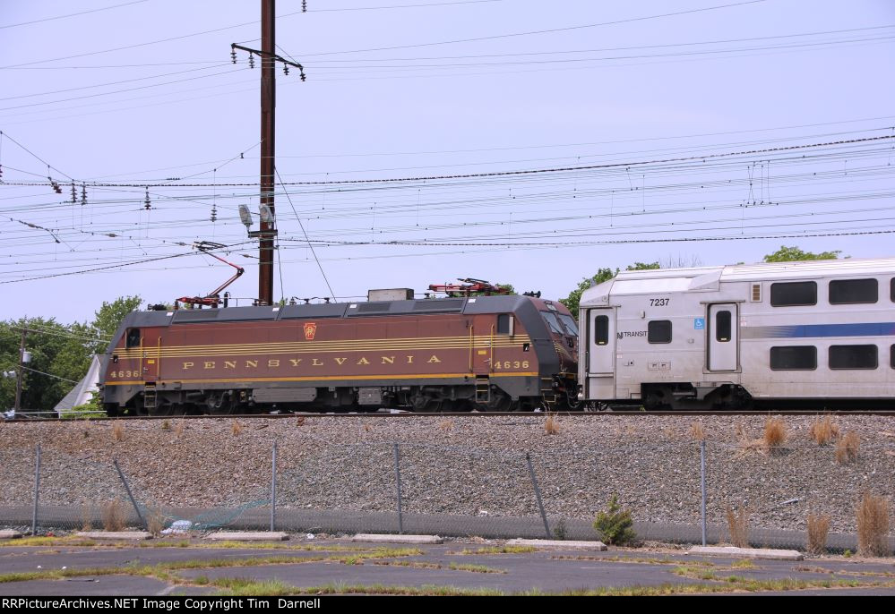 NJT 4636 shoves east